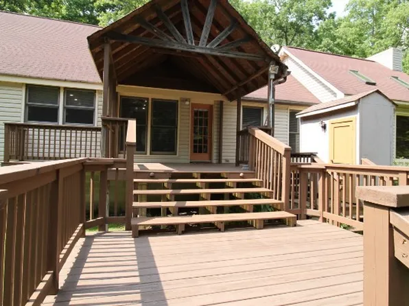 132 Woodland Ln, Hartsville, TN 37074