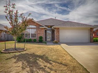 608 McConnell Dr, Yukon, OK 73099