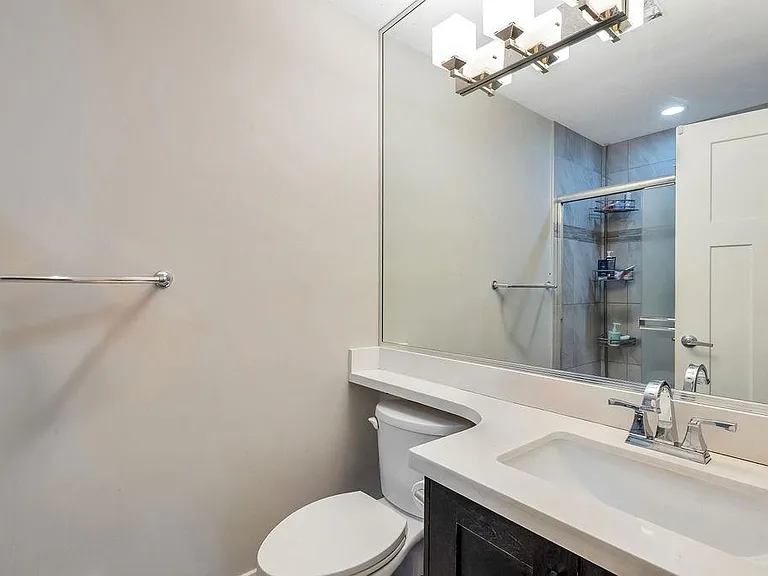 7090 180th St #20 — Photo 13