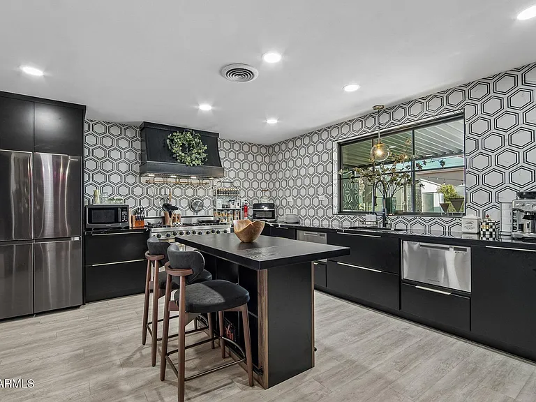 1725 E Verde Ln — Photo 11