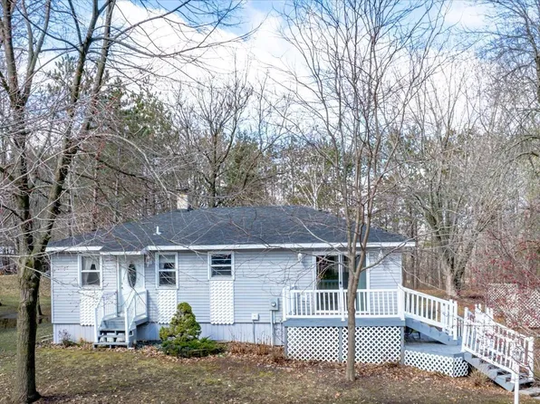 47162 Cambridge Dr, Stanchfield, MN 55080