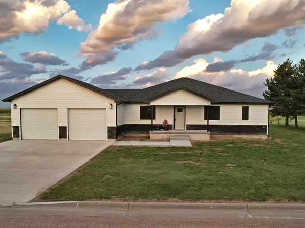 347 Walnut St, Grainfield, KS 67737