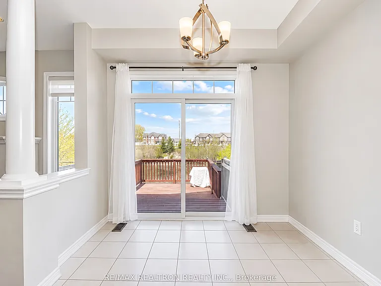 77 Betony Dr — Photo 16