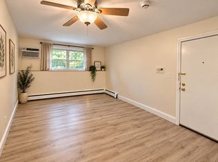6 Venice St APT F2, Danvers, MA 01923