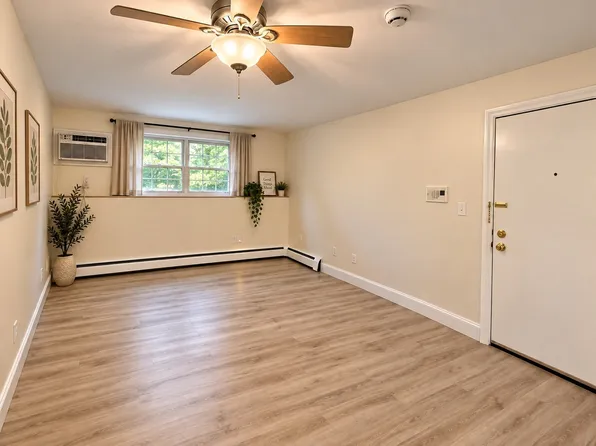 6 Venice St APT F2, Danvers, MA 01923