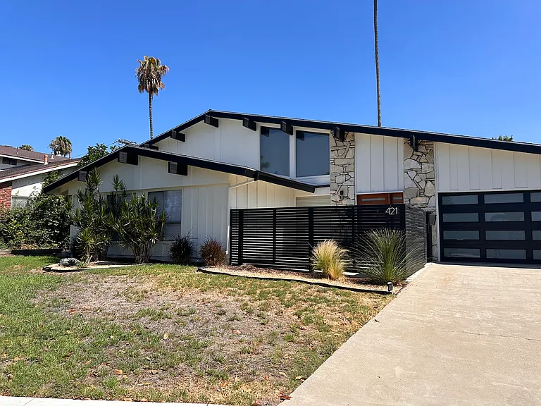 421 Larry Ln — Photo 1