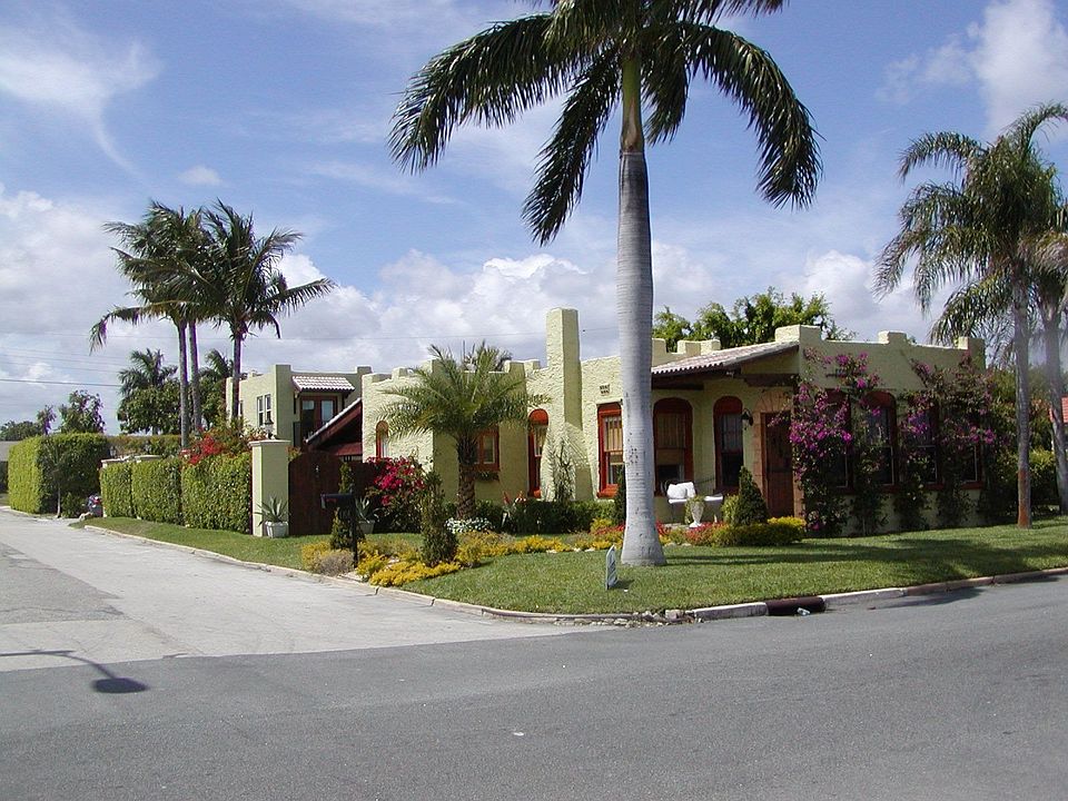 1st image of 1101 N Palmway #A
