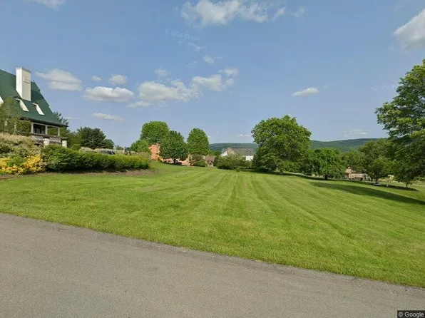 410 Independence Ct, Uniontown, PA 15401