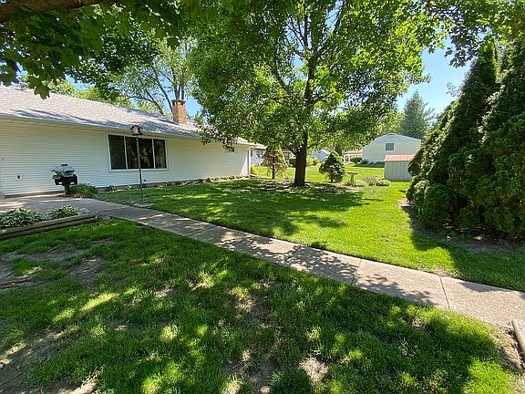 3rd image of 306 Stuber Ct