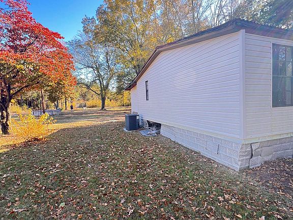 2nd image of 307 Bowling Green Rd