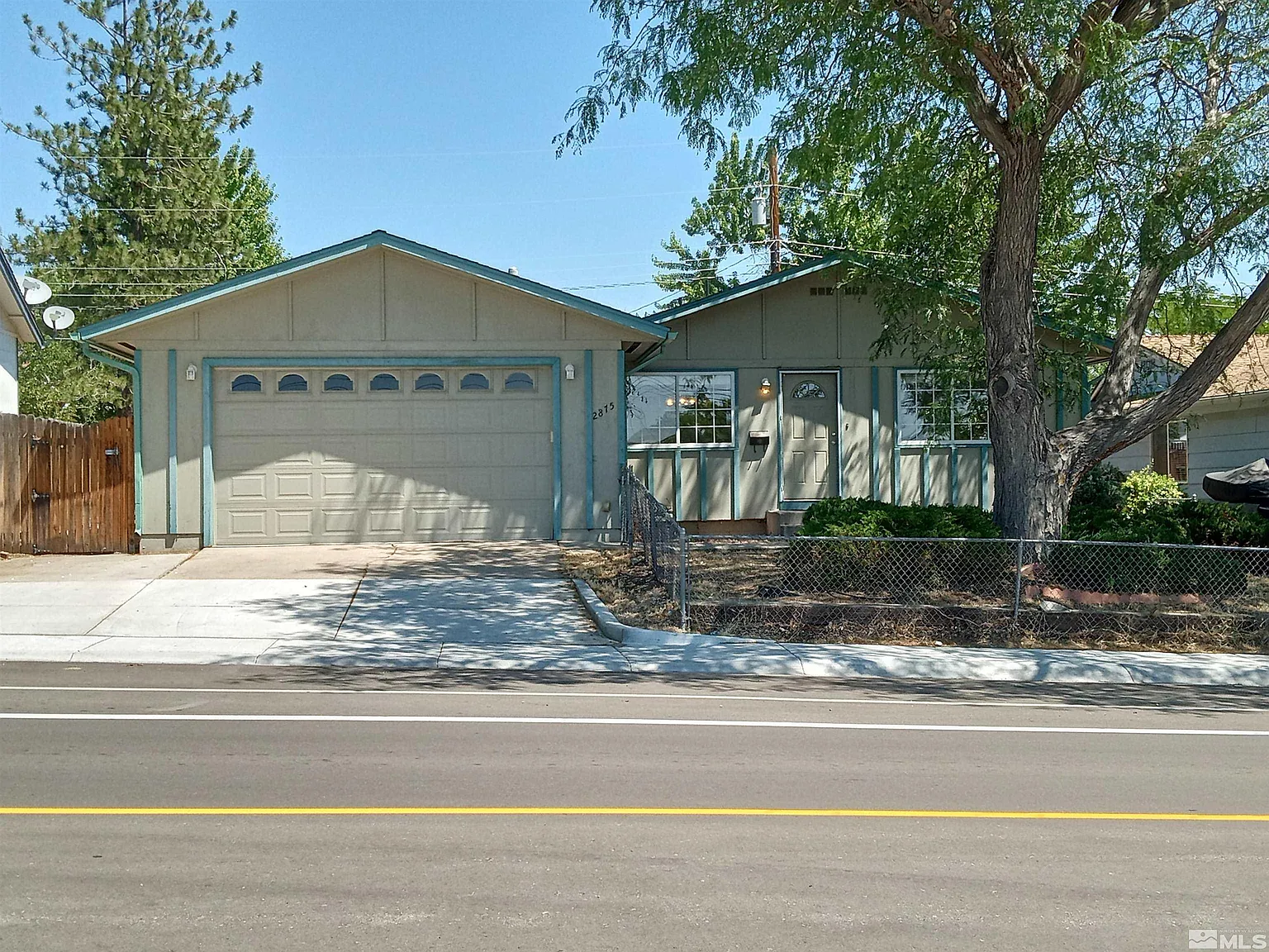 2875 Kings Row photo 1