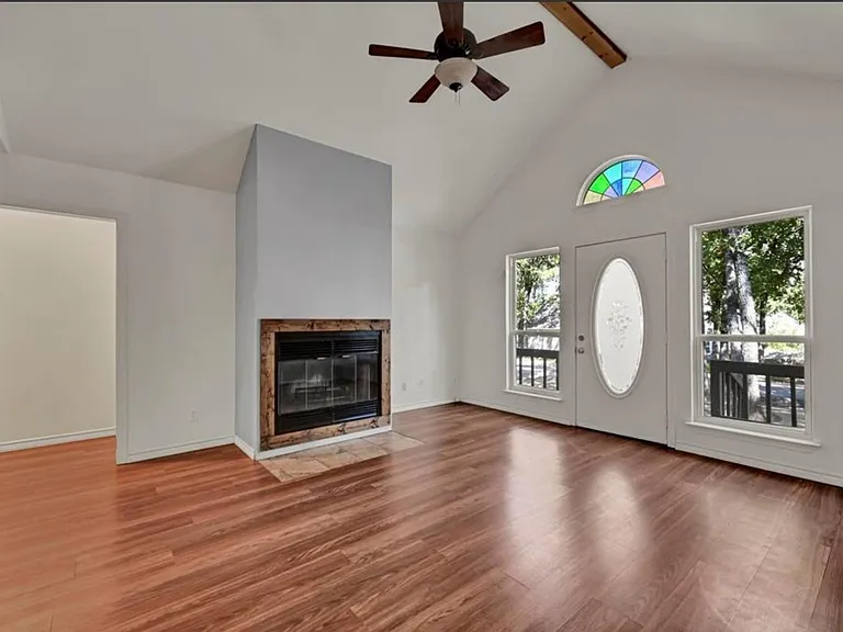 1029 Shoreline Dr — Photo 8