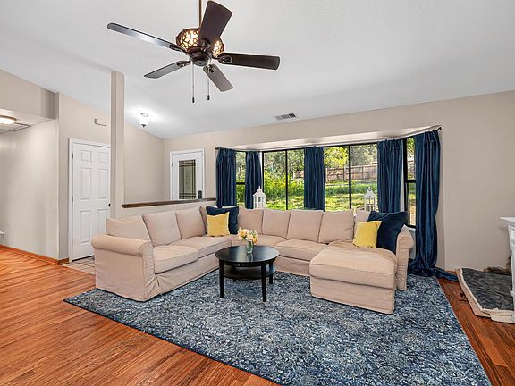 5th image of 210 Meadow Gate Rd