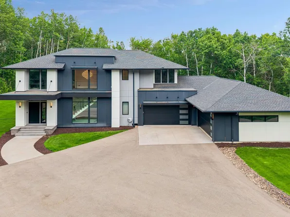 10371 Andrea Trl, Inver Grove Heights, MN 55077