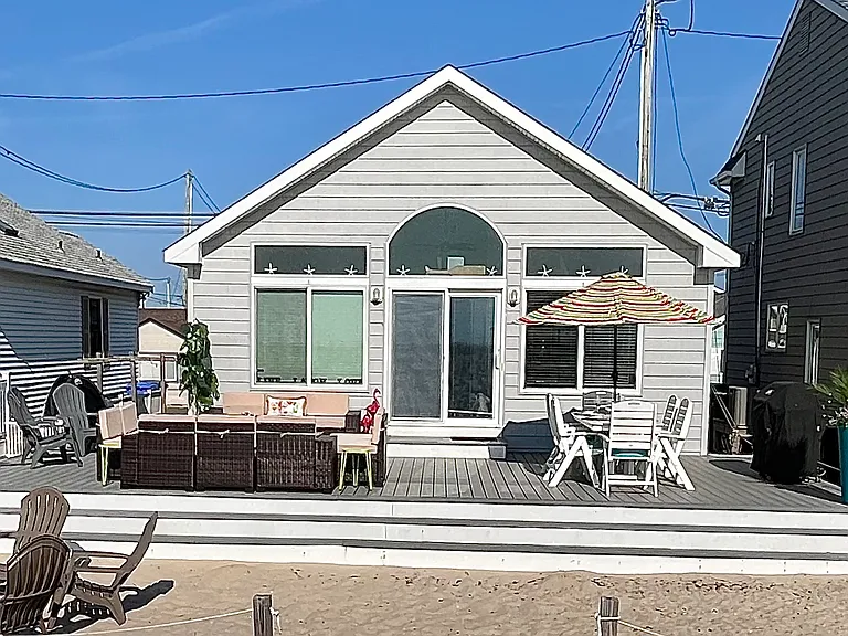3174 Ocean Rd — Photo 1