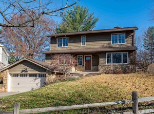 2525 S Round Hill Ct, Bloomington, IN