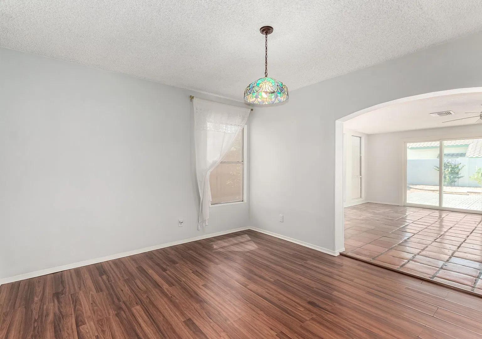 Inviting 4-Bedroom Home in Chandler! — Photo 4