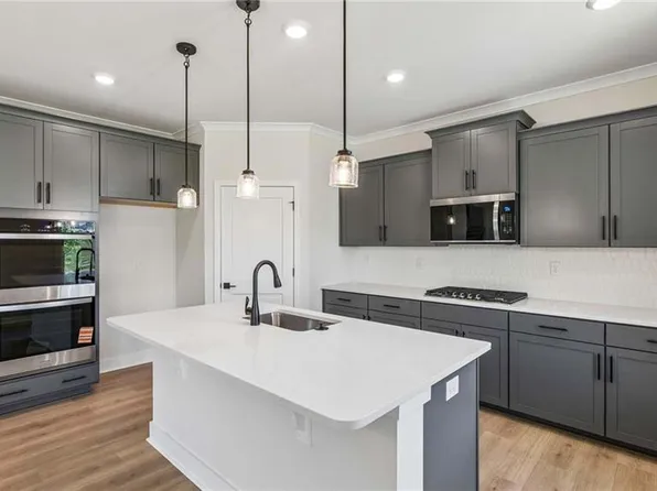 16780 S Allman Rd, Olathe, KS 66062