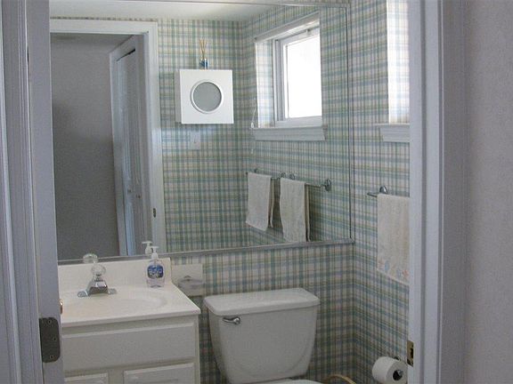 5th image of 200 Bay Ave Suite 205