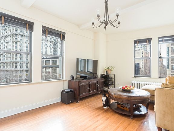2nd image of 2138 Broadway #5F