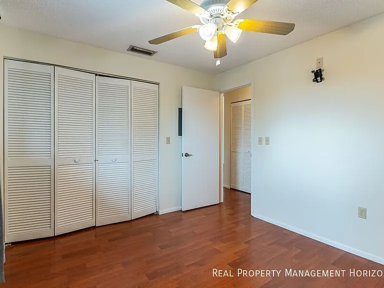 251 Fenwick Dr #14 — Photo 18