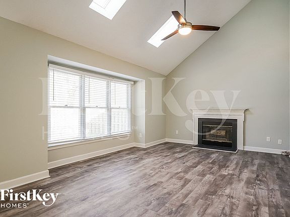3rd image of 3622 Two Oaks Dr