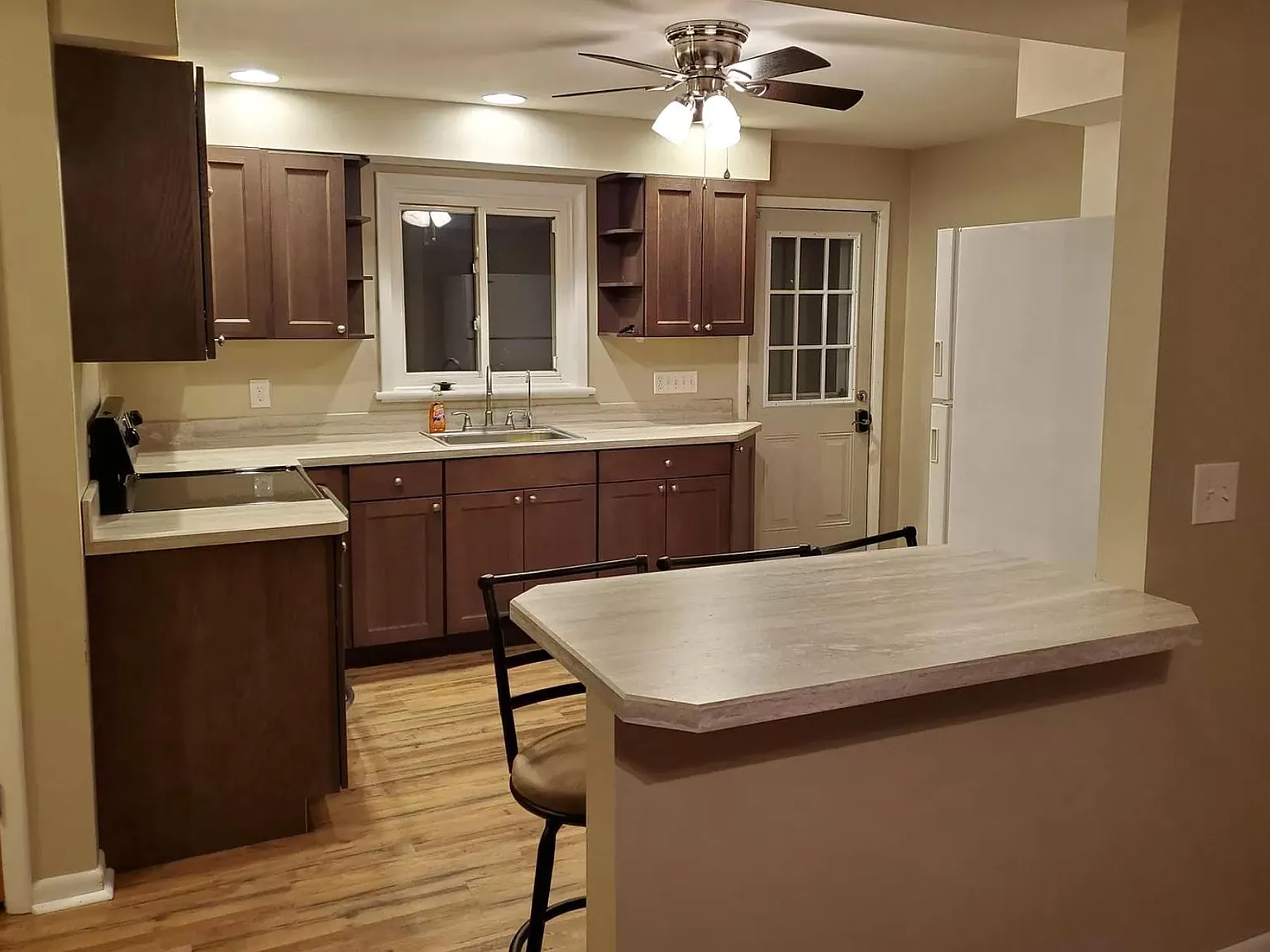 2 bed, $1,650 — Photo 4