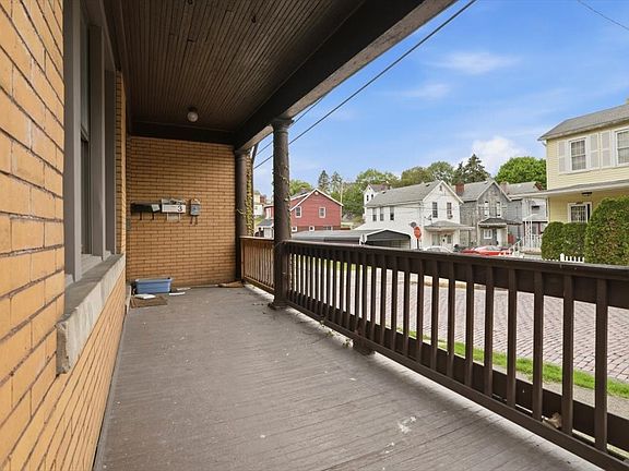 2nd image of 2902 Garbett St