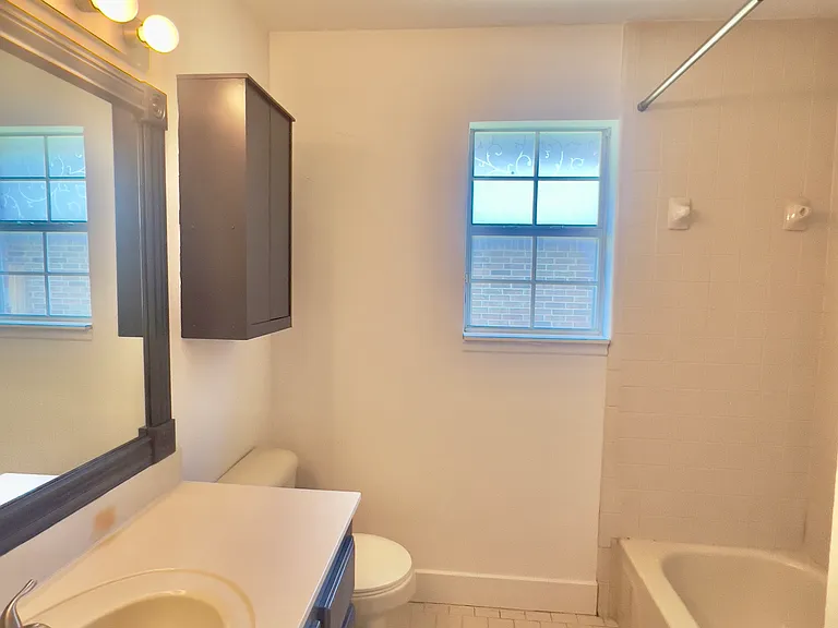 1121 Charlton Rd — Photo 10