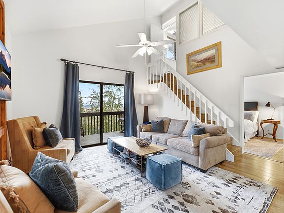 2nd image of 2025 Canyons Resort Dr APT V5