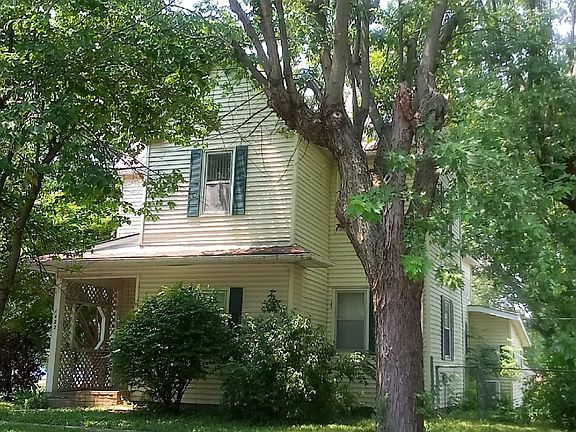 2nd image of 1422 S Harrison Ave