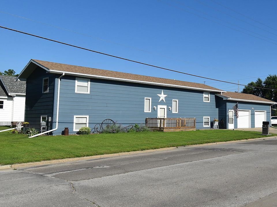 1st image of 1120 Division St