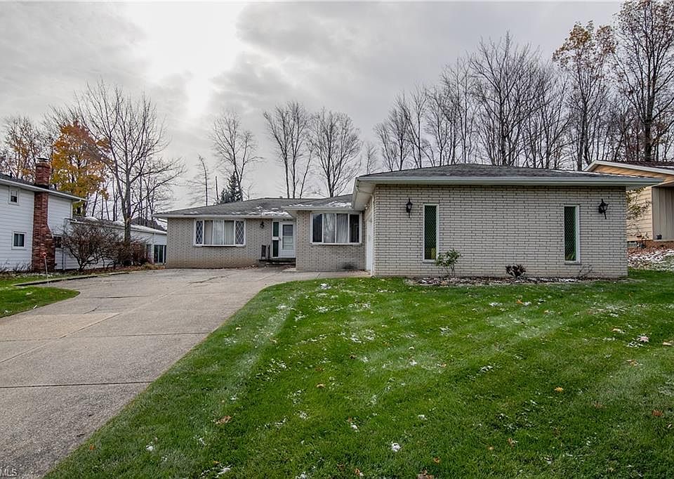 1st image of 400 Panorama Dr