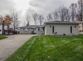 400 Panorama Dr, Seven Hills, OH 44131