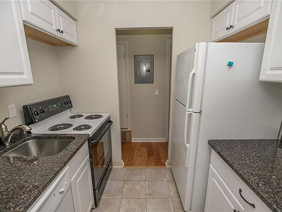 4th image of 2885 Pease Dr APT 318