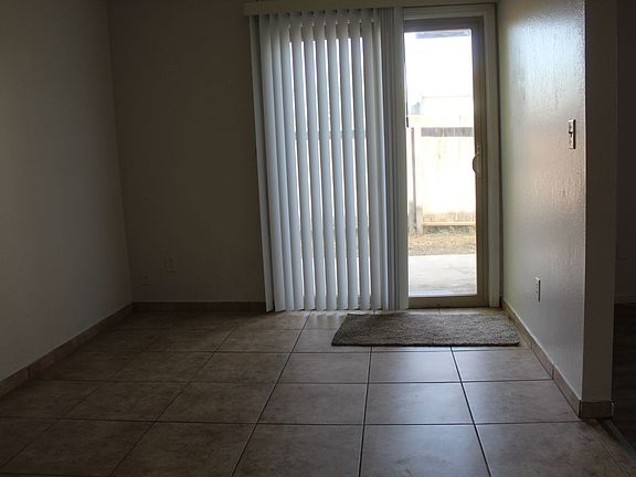 4th image of 310 Pearson Dr APT 4