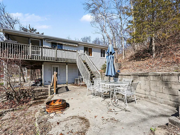 5884 Rays Dr — Photo 21
