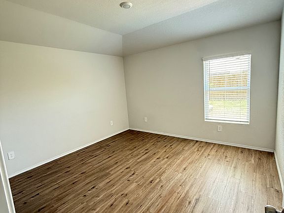 5th image of 2033 Palmer Pl