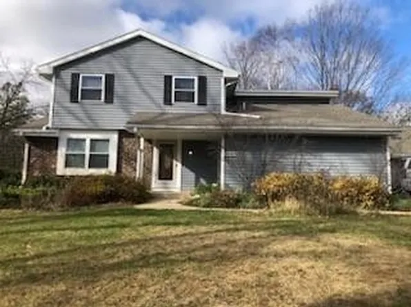 W315S7685 Lakecrest Dr, Mukwonago, WI 53149