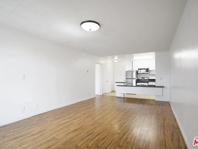 425 S Kenmore Ave #311 — Photo 7