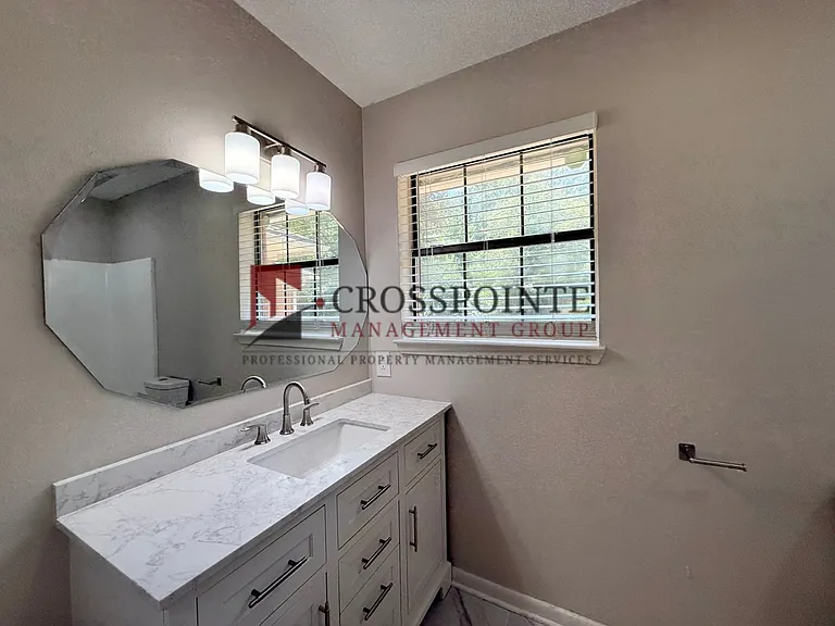 1103 Donna Dr — Photo 11
