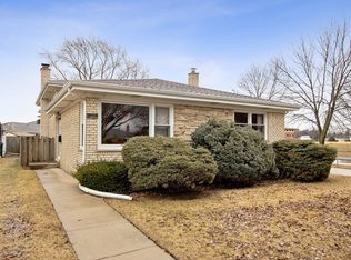 8137 N Cumberland Ave, Niles, IL 60714