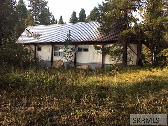 2nd image of 3520 Remington Dr
