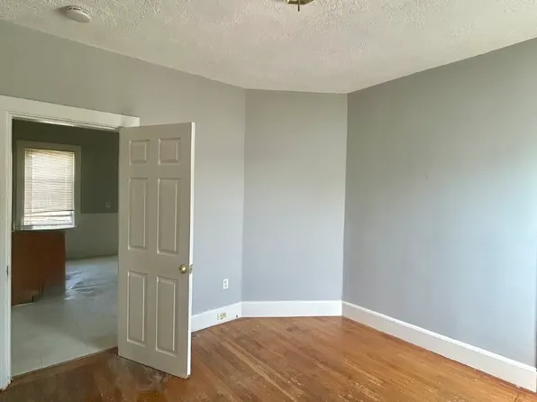 92 Elliot St APT 3, Brockton, MA 02302