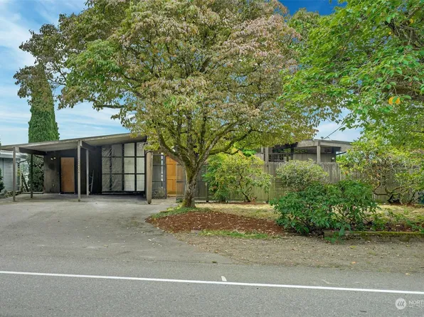 12409 Holmes Point Drive NE, Kirkland, WA 98034
