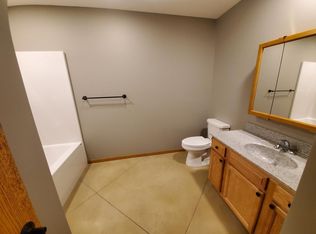 1323 Eastlinks Ct, McPherson, KS 67460
