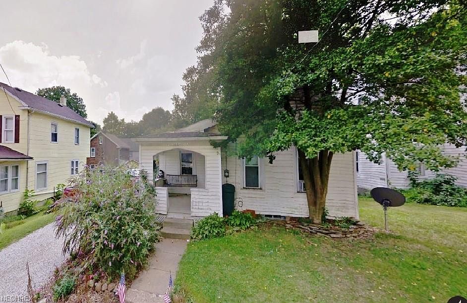 1st image of 210 Mulberry St Unit 1/2