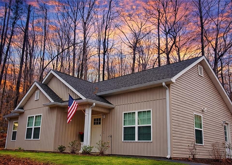 1st image of 81 Anderson Dr