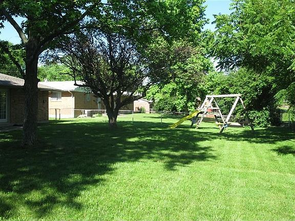 5th image of 205 Katy Ln