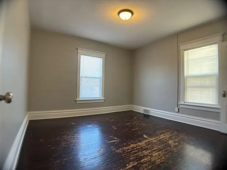 1010 N Elmwood Ave — Photo 11